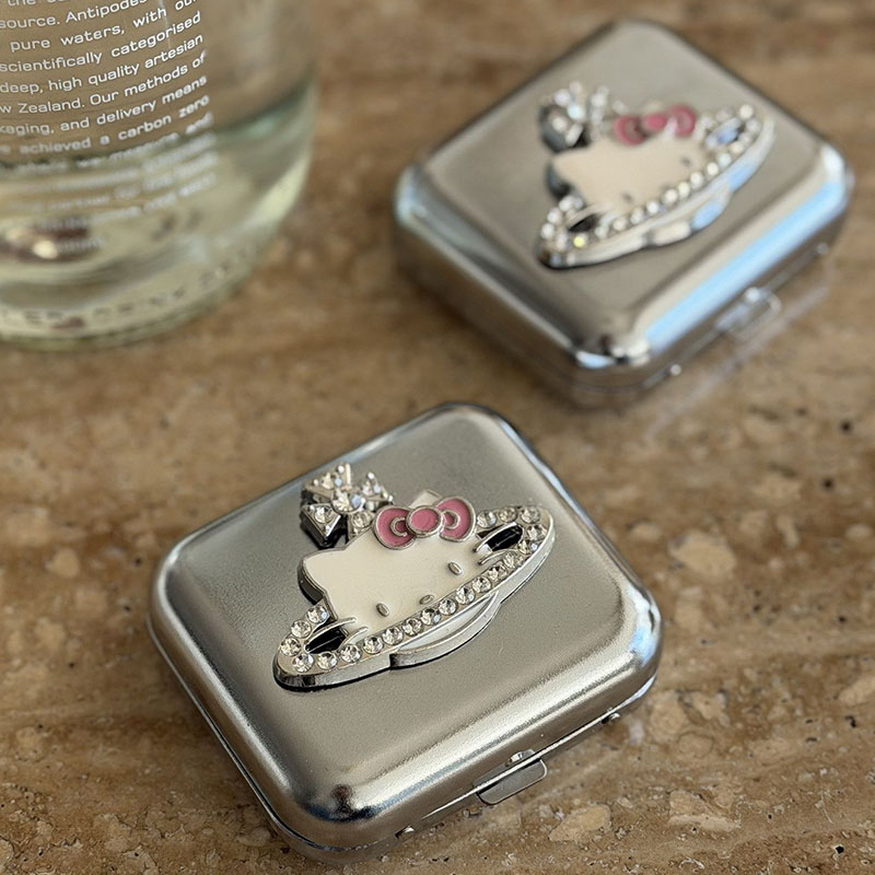 Car Accessories Japanese - Cenicero Metálico Hello Kitty con Diamantes